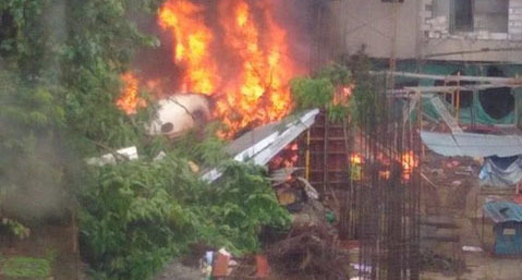 Un avion s-a prăbușit în cel mai mare oraș din India! Toți cei aflați la bord au murit