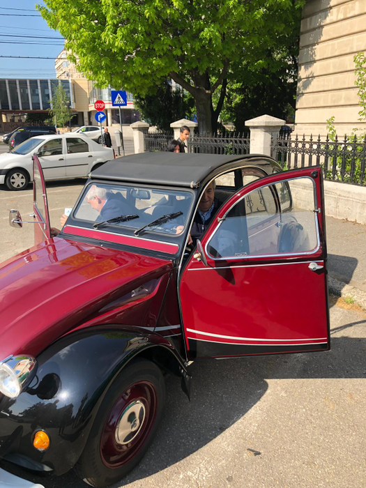 Raliul autovehiculelor de epocă de la Ploiești. Cu ce mașină a venit Călin Popescu Tăriceanu. FOTO