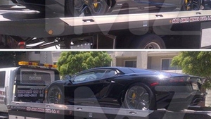 Kim Kardashian i-a luat cadou iubitului Kanye West un Lamborghini Aventador LP 700-4 de 750.000 de dolari!