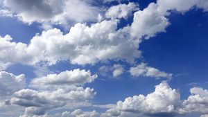 ANM avertizează. Vremea o ia razna în aprilie, în România