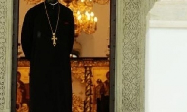 Soția unui preot din județul Vaslui a fost amendată în trei rânduri pentru că a refuzat să facă un test de paternitate
