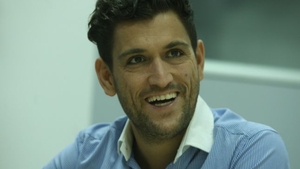 Dupa Angela Gheorghiu, Cezar Ouatu a revenit a blonde! L-a invitat un seic, la Dubai, iar el a mers insotit de noua iubita
