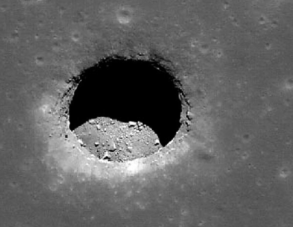 Oamenii de ştiinţă au luat o decizie radicală după ce au făcut o descoperire misterioasă pe Lună! Imaginile sunt spectaculoase