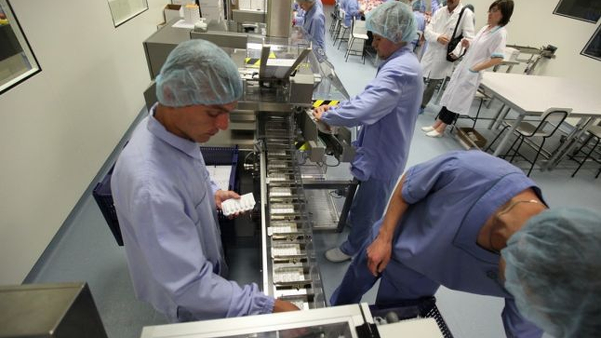 (P) Costul mediu al unei cutii de medicament fabricate in Romania este de 10,10 lei, fata de media pietei de 23,54 lei