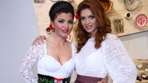 Toată lumea crezut că este cu TIBI VĂRZARU, însă... CRISTINA SPĂTAR s-a pozat în braţele unui bărbat misterios, la nunta prietenei ei