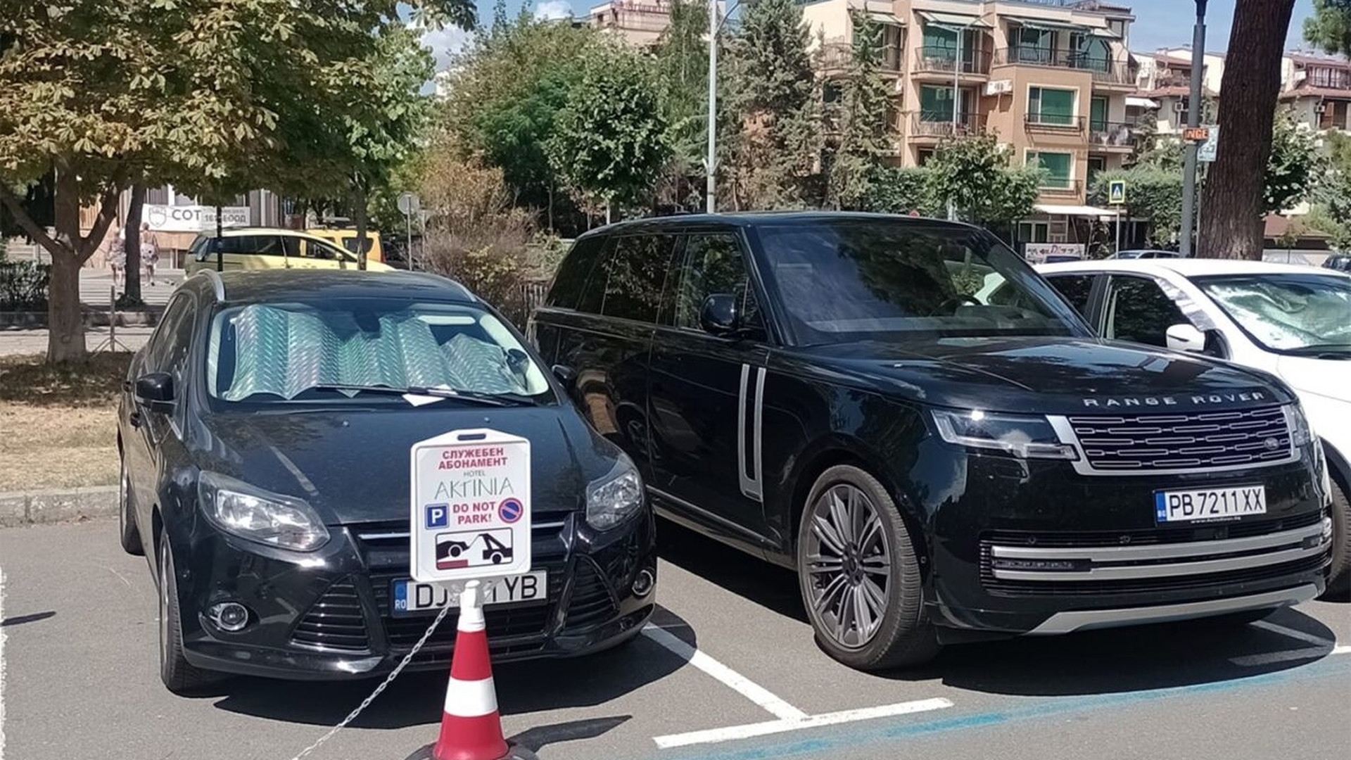 Adrian din Craiova și-a lăsat mașina în parcarea hotelului din Bulgaria unde s-a cazat. Cum și-a găsit autoturismul a doua zi