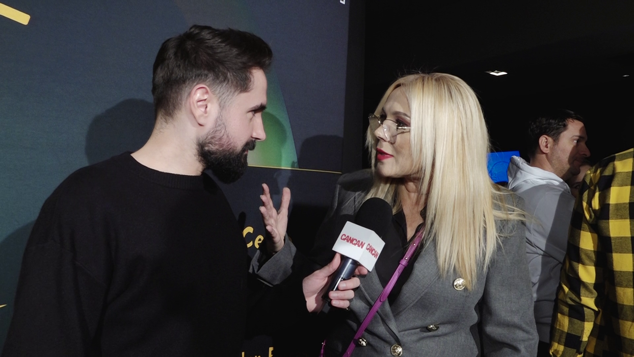 Dana Săvuică: "Trebuie să faci eforturi, trebuie să te bucuri de viață alături de el, dar în același timp să ai grijă, să te menții frumoasă, să vii cu picanterii în relație, să lași puțin mister pe ici, pe colo. Să nu-ți ridici fustele-n cap, că nu-i frumos! La figurat, nu la propriu!" (Foto: captură video)