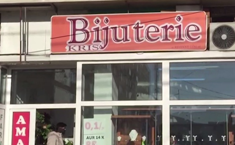 Polițiștii au cercetat îndelung locul jafului