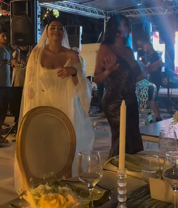 Roxana Dobre, ținută specială de nașă. Cum s-a îmbrăcat soția lui Florin Salam