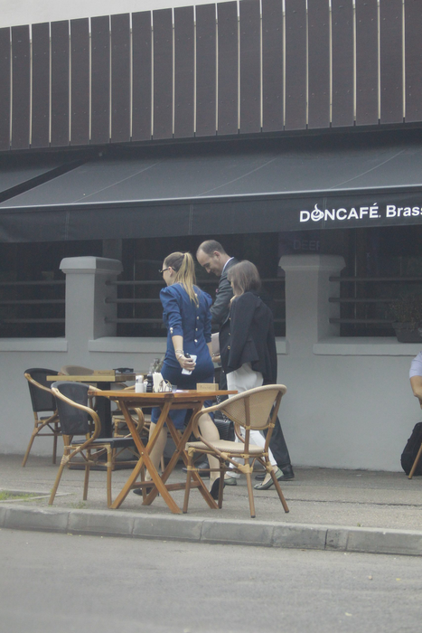 Mara Mareș a plecat de la terasă cu Dan Vîlceanu și cu distinsa doamnă cu care a luat prânzul