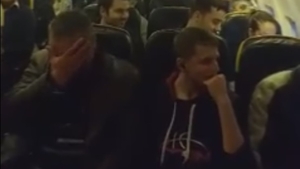 Acest video a devenit instantaneu viral! Mesajul unui pilot român a stârnit ropote de aplauze din partea pasagerilor