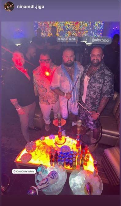 Alex Bodi a ”fugit” în Marbella să-l vadă pe 50 Cent! Rapperul a susținut un concert în România, dar musculosul n-a stat cu oamenii de rând. VIDEO