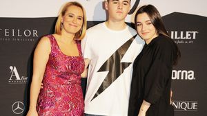 ANDREEA ESCA, alături de fiica sa şi „ginere“. Cum au arătat cei doi îndrăgostiţi la prima lor ieşire „oficială“