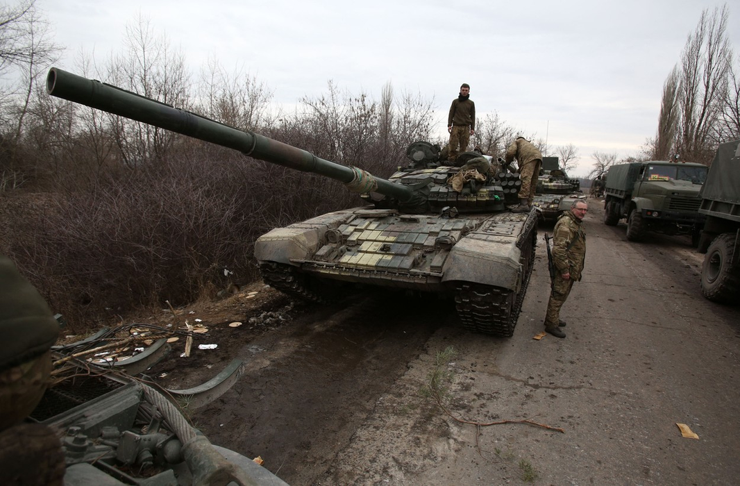 Militarii ucraineni se pregătesc să respingă un atac din regiunea Ucrainei Lugansk pe 24 februarie 2022. (Sursa foto: profimedia.ro)