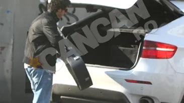 Pepe isi duce acasa colegii cu masina