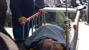 Asa arata spitalele dupa sarbatori! Un betiv a venit la spital dar nu poate sa vorbeasca de mort ce e - VIDEO INCREDIBIL