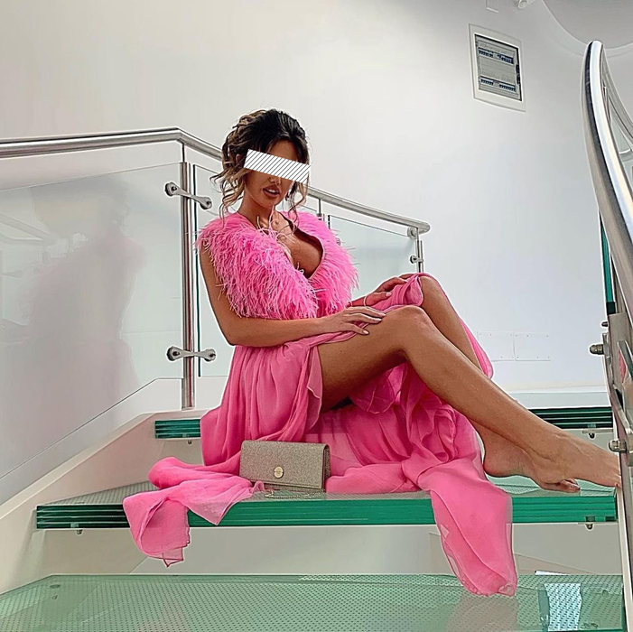Gina postează pe Instagram din toate pozițiile (Foto: Instagram)