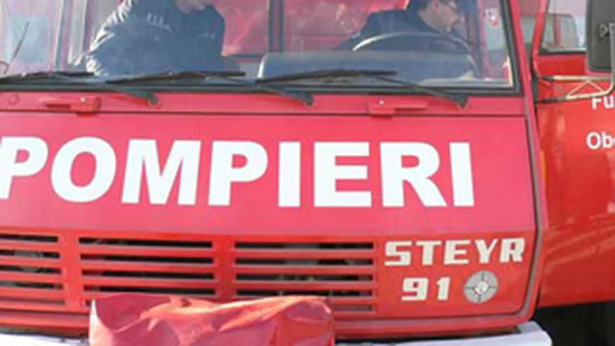 Un barbat din Constanta a fost salvat de pompieri dupa ce a ramas suspendat pe o panta cand incerca sa se sinucida