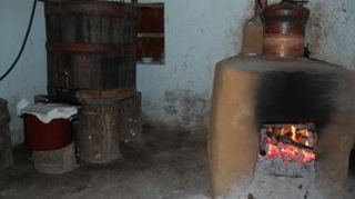 Un batran a murit intr-un incendiu din cauza ca a aprins focul intr-un cazan de metal in locuinta