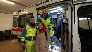 Această femeie grav bolnavă a fost ajutată de cadrele medicale din Italia să ajungă acasă la Oneşti ca să moară. Gestul a fost unul care a impresionat pe toată lumea