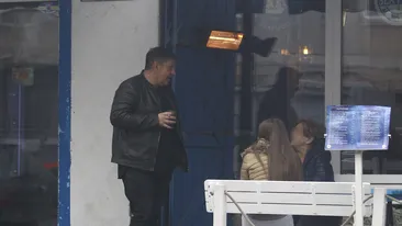 Avem imagini cu el în acţiune! Cum îşi seduce clientele fostul ginere a lui Băsescu