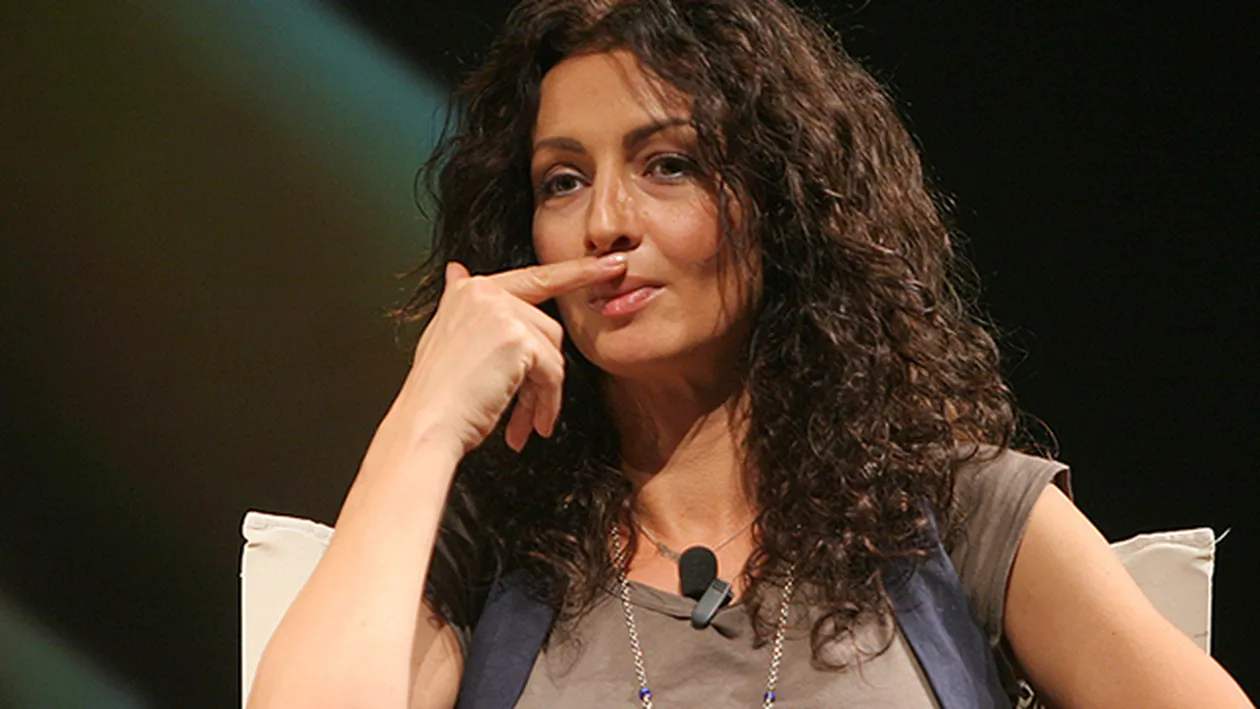 Mihaela Radulescu, mai PENIBILA ca niciodata. Vezi cum a putut sa se pozeze la 44 de ani!