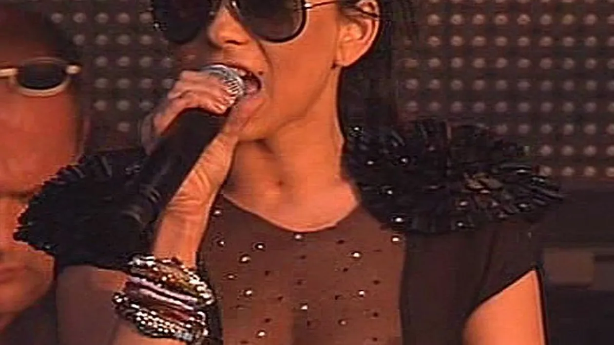 Nu o sa-ti vina sa crezi ce face Inna in baie. Multi fac ASTA, dar putini o recunosc!