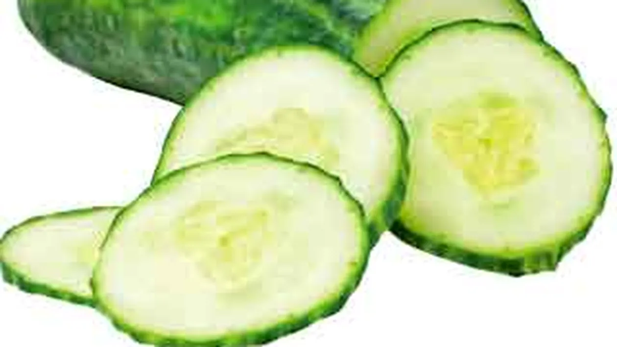 Fii radioasa la petrecerile de sfarsit de an! Trucuri care te ajuta sa arati ca scoasa din cutie