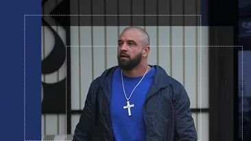 L-au umilit pe Alex Bodi! I-au ”răpit” și dedicațiile! ”Musculosul” a apărut în restaurantul unde petreceau Dan Alexa și Nuredin Beinur & ”frații” lui, dar a avut un șoc!