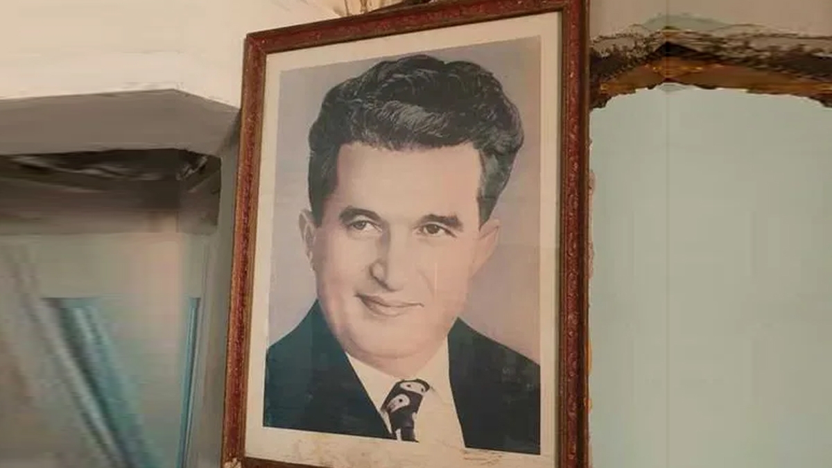 Ai așa ceva pe acasă?! Cu câți lei se vinde acum un tablou cu Nicolae Ceaușescu
