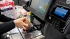 Ce a pățit o clientă, după ce a uitat să scaneze o brânză topită la casa self-service din supermarket