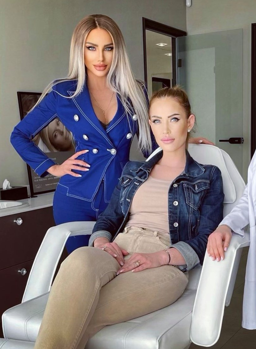 Bianca Drăgușanu, ironizată pe internet, după ce a postat o fotografie „dubioasă” cu ea „Are șoldul dislocat?”