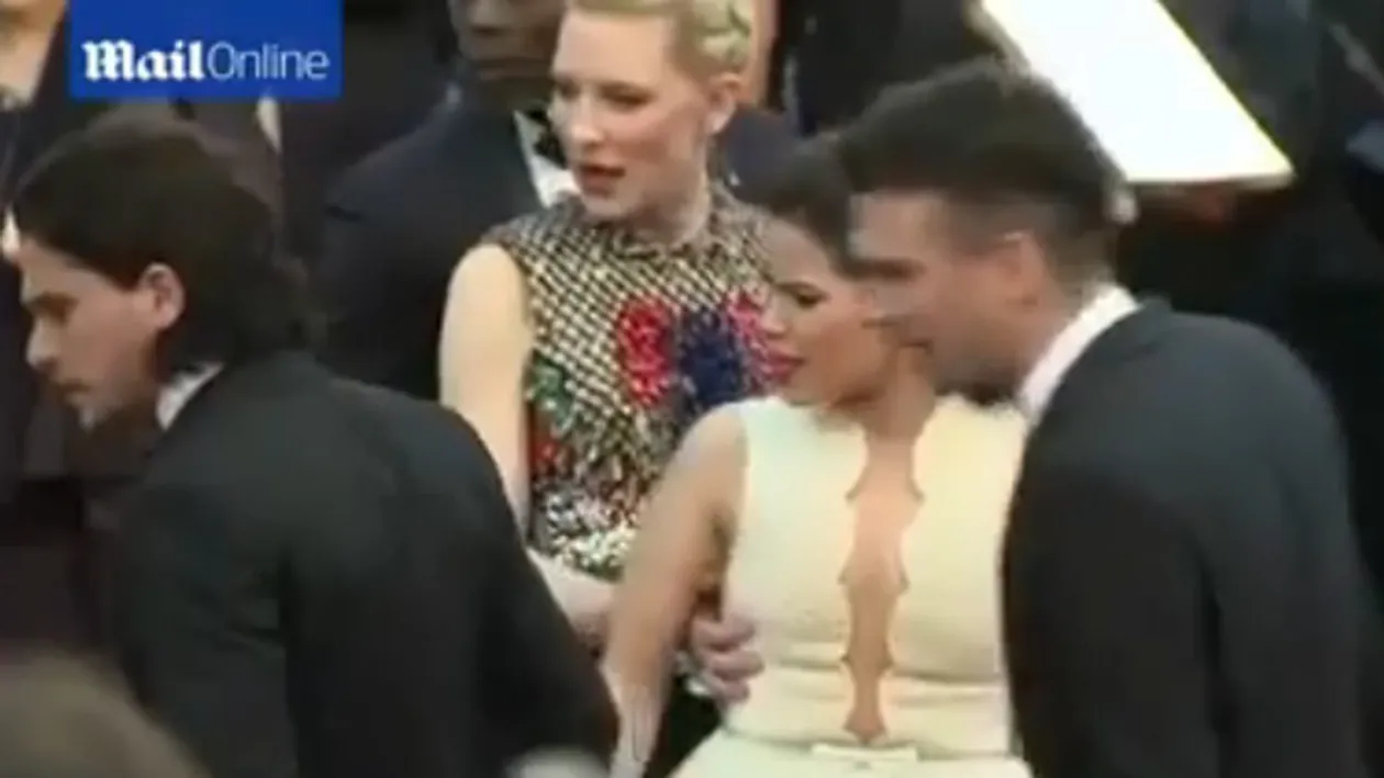 Politia a intervenit pe covorul rosu! Ce i s-a intamplat unei cunoscute vedete la o gala de decernare