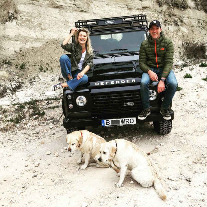 Sorina şi Mikael Fredholm într-una din excursiile obişnuite
