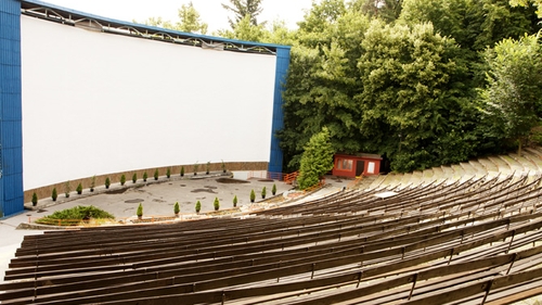 Cinema gratuit in Parcul IOR! Bucurestenii vor putea vedea filme pe un ecran gigant, de 120 de metri patrati