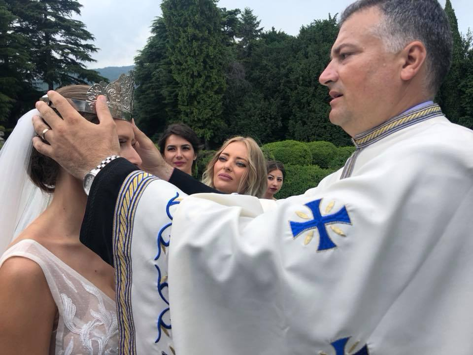 Mihaela a avut mari emoții pe durata ceremoniei. Delia i-a fost, însă, alături