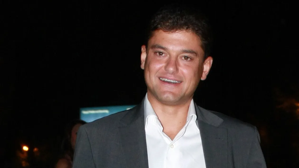 A ajuns piele si os dupa ce a divortat de Valentina Pelinel! Vezi aici cum arata acum Boureanu si ce se intampla cu hainele lui