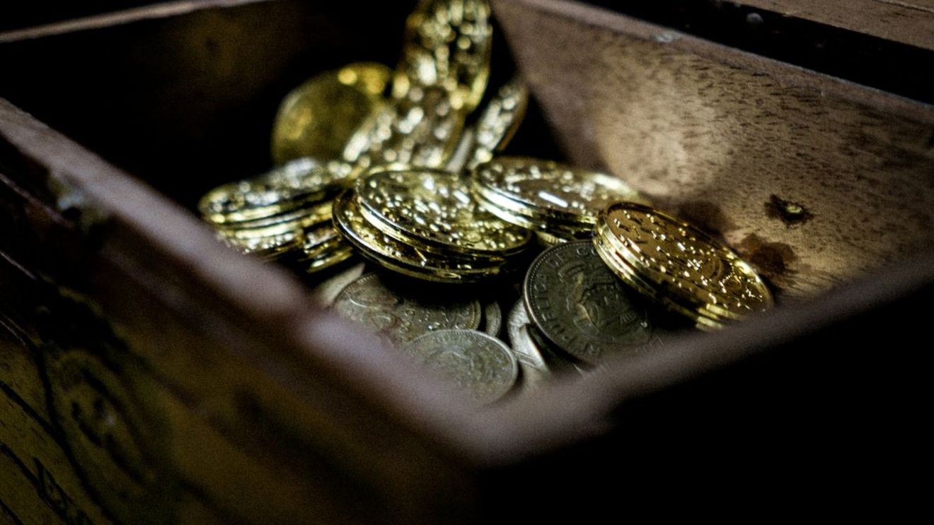 S-au apucat să renoveze bucătăria și au dat de o avere estimată la 35.000 de lire. Povestea fabuloasă a unei familii peste care norocul a dat în cel mai neașteptat mod