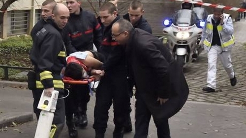 Atentatul terorist de la Paris. Jandarmul care s-a oferit la schimb cu un ostatic a murit! Reacția președintelui Macron