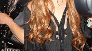 Lindsay Lohan atrage problemele mai ceva ca un magnet! Tocmai a fost interogata de politie pentru furtul unor bijuterii
