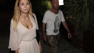 Oricate amante ar avea, Mugur Mihaescu face Sarbatorile cu familia. Sigur nu aveai habar cum arata Rodica, sotia actorului