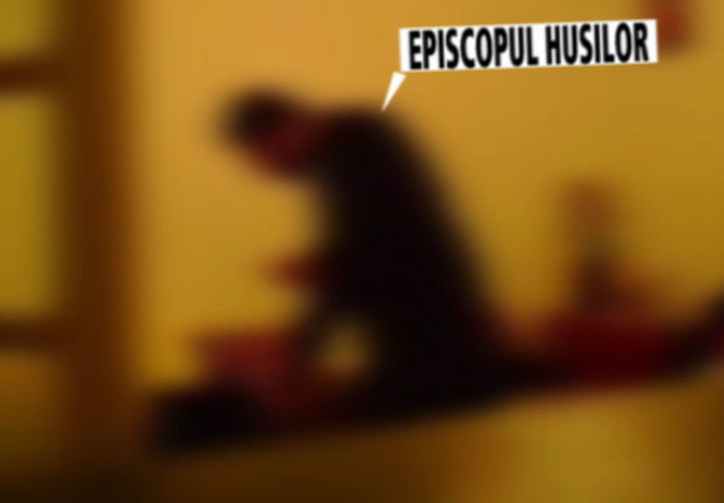 Episcopul Huşilor îi face o injecţie fostului elev de seminar