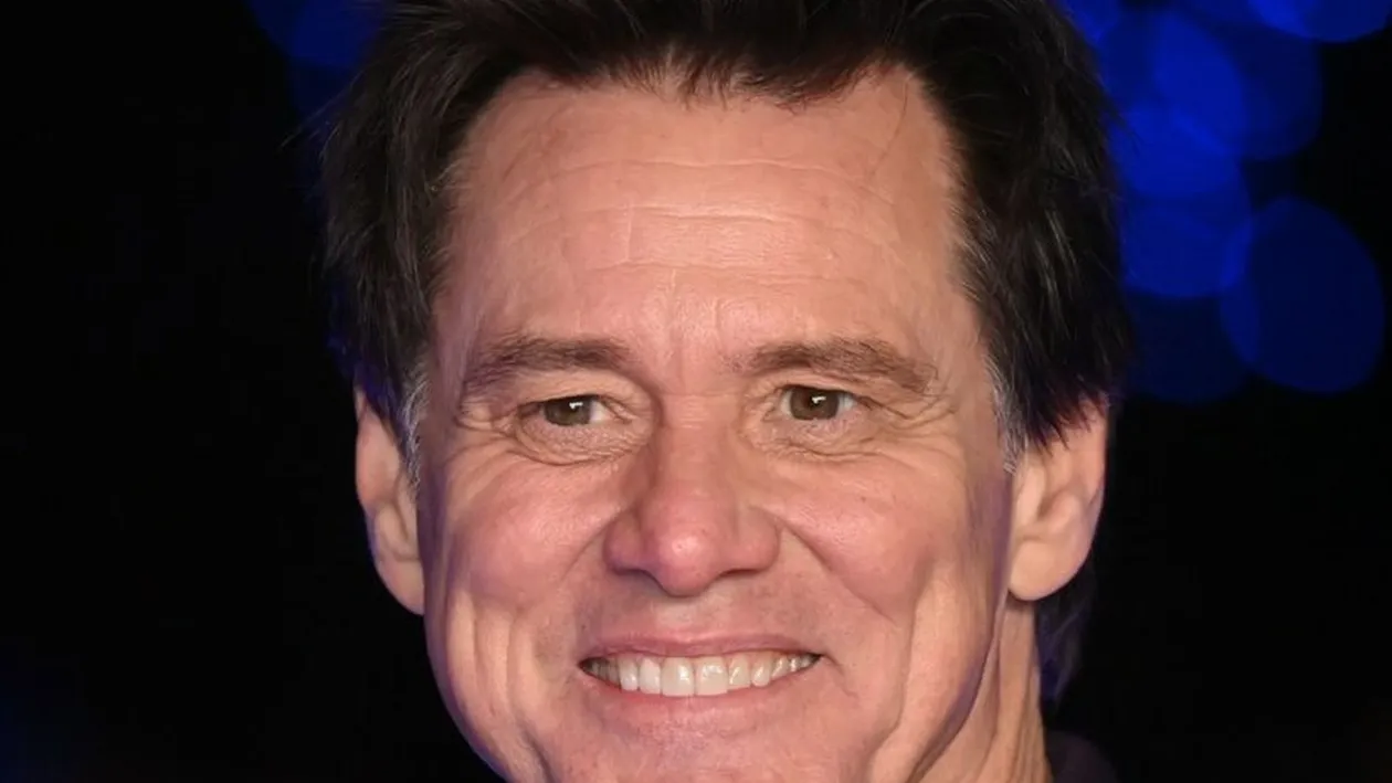 Jim Carrey, de nerecunoscut! Fanii, înmărmuriți când l-au văzut pe covorul roșu: ”Ce s-a întâmplat cu fața lui?”
