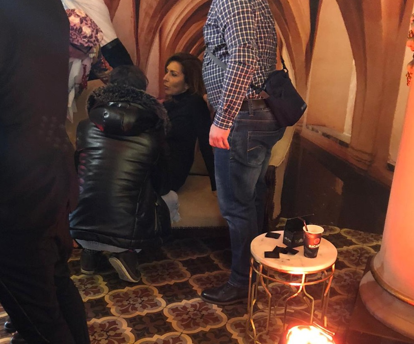 EXCLUSIV. Carmen Brumă a leșinat la un eveniment! Imagini dramatice cu iubita lui Mircea Badea