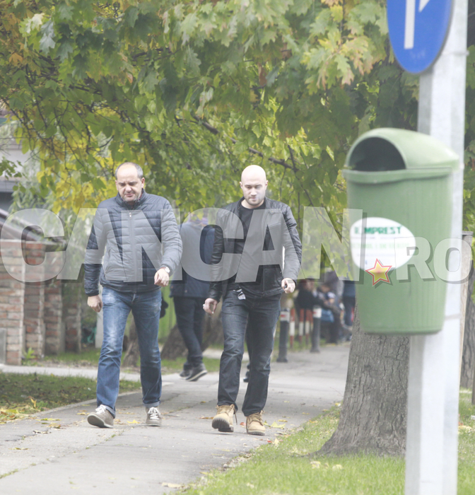 Juratul de la ”iUmor”, si-a scos viciile la plimbare. Bendeac fumează ca-n filme!