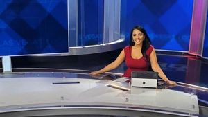 O celebră prezentatoare TV a fost găsită de polițiști beată și goală pușcă la volan!