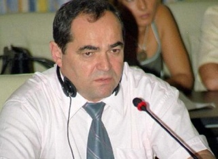Mihai Necolaiciuc se află în proces cu soția lui pentru pensia alimentară a celor doi gemeni