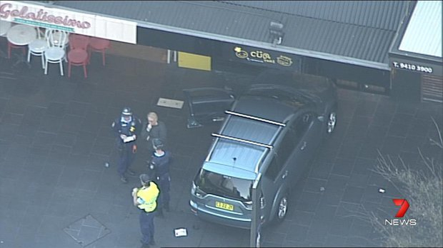 O maşină a intrat în mulţime la Sydney. Cel puţin cinci persoane au fost rănite, inclusiv un bebeluş