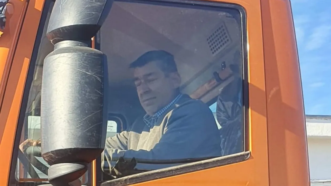 A salvat o viață, dar a pierdut-o pe a sa! Ce le-a spus colegilor Dumitru, bărbatul care a murit după ce a lucrat 40 de ore fără oprire pentru a deszăpezi drumurile