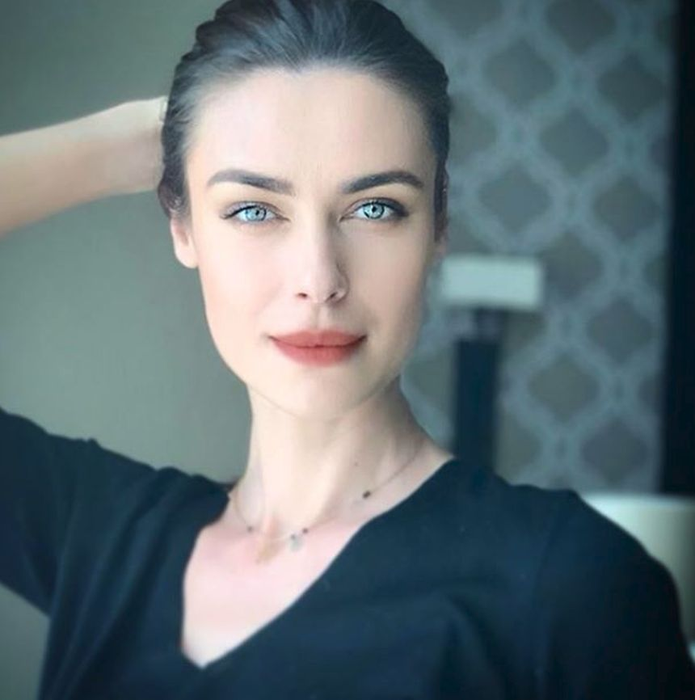 Vestea momentului în showbiz-ul românesc! Sexoasa vedetă este însărcinată